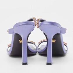 مملوكة مسبقًا Versace Purple Satin Crystal Embellished Square Toe Slide Sandals Size 40