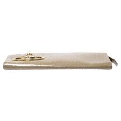 مملوكة مسبقًا Vivienne Westwood Beige Ostrich Embossed Ebury Chain Clutch