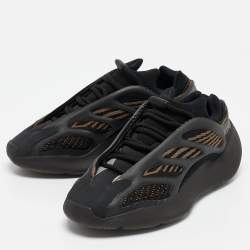 Pre Owned Yeezy x Adidas Black Knit Fabric Yeezy 700 V3 Clay Brown Sneakers Size 38
