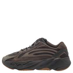 Pre Owned حذاء رياضي ييزي x أديداس جلد ونوبوك رصاصي بوست 700 V2 جيود مقاس 46