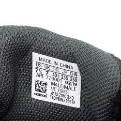 مملوكة مسبقًا حذاء رياضي ييزي واديداس بوست 700 في2 جيود جلد ونوبوك رمادي مقاس 40 2/3