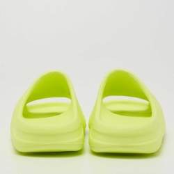 Pre Owned صندل سلايد ييزي × أديداس رزين مطاط أخضر مقاس 39
