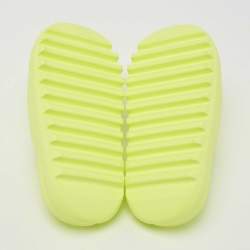 Pre Owned صندل سلايد ييزي × أديداس رزين مطاط أخضر مقاس 39