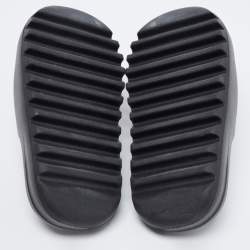 مملوكة مسبقًا حذاء سلايد ييزي x أديداس فلات أونيكس مطاط أسود مقاس 39