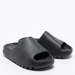 Pre Owned Yeezy x Adidas Black Rubber Onyx Flat Slides Size 40.5