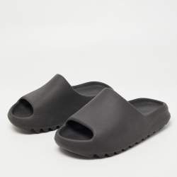 Pre Owned Yeezy x Adidas Black Rubber Onyx Flat Slides Size 38