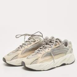 Pre Owned Yeezy x Adidas Multicolor Fabric and Leather Boost 700 V2 cream Sneakers Size 40 2/3