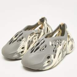 Pre Owned Yeezy x Adidas Grey/Cream Rubber Foam RNNR MXT Moon Gray Sneakers Size 40.5