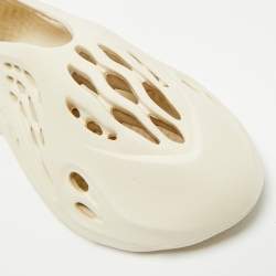 Pre Owned Yeezy x Adidas Off White Rubber Foam RNNR Ararat Sneakers Size 39