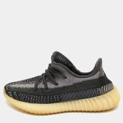 Pre Owned Yeezy x Adidas Black/Grey Knit Fabric Boost 350 V2 Carbon Sneakers Size 40