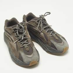 مملوكة مسبقًا حذاء رياضي ييزي x أديداس "بوست 700 ويف رنر" شبك و سويدي متعدد الألوان مقاس 38