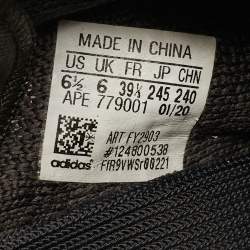 Pre Owned Yeezy x Adidas Boost 350 V2 Size 39.5 Grey Knit Fabric Cinder Low Top Sneakers