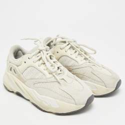 مملوكة مسبقًا Yeezy x Adidas Yeezy Boost 700 Analog Size 36.5 Grey Mesh and Suede Low Top Sneakers