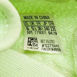 Pre Owned حذاء رياضي ييزي x أديداس بوست 350 ڤي2 قماش تريكو أخضر نيون مقاس 40 بأربطة لامعة