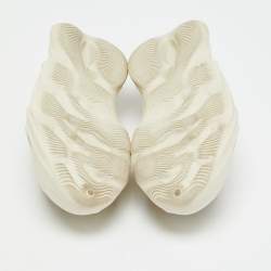 مملوكة مسبقًا Yeezy x Adidas Foam RNR Sand Size 40.5 Off White Rubber Slip On Sneakers