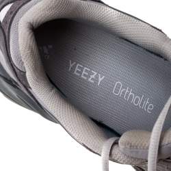 Pre Owned حذاء رياضي ييزي وأديداس بوست 700 في2 تفرا جلد وسويدي رمادي مقاس 39.5