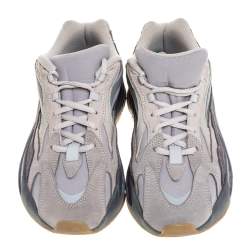 Pre Owned حذاء رياضي ييزي وأديداس بوست 700 في2 تفرا جلد وسويدي رمادي مقاس 39.5