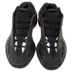 Pre Owned حذاء رياضي ييز ي x أديداس  V3 700  مطاط وتريكو بني / أسود مقاس 40