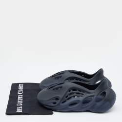 Pre Owned حذاء رياضي ييزي x أديداس بوست ساند رانر مطاط فوم أسود مقاس 40