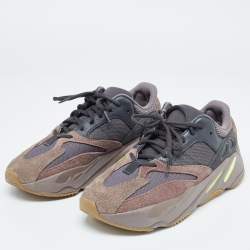 Pre Owned Yeezy x Adidas Multicolor Fabric and Mesh Boost 700 V2 Mauve Sneakers Size 44