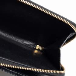 مملوكة مسبقًا Saint Laurent Black Matelassé Leather Monogram Compact Wallet