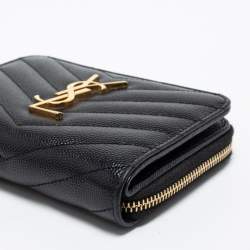 مملوكة مسبقًا Saint Laurent Black Matelassé Leather Monogram Compact Wallet