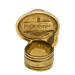 Pre Owned خاتم ايف سان لوران ارتي معدن ذهبي اللون وكابوشون أزرق مقاس 6