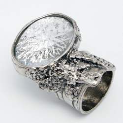 Pre Owned Yves Saint Laurent Glass Cabochon Arty Oval Ring Size 6