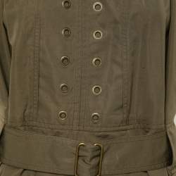 مملوكة مسبقًا توب إيف سان لوران سفاري أخضر زيتوني مزين ربطة عنق أوف شولدر بحزام مقاس متوسط (ميديوم)