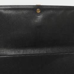 مملوكة مسبقًا Yves Saint Laurent Black Leather Y Line Clutch