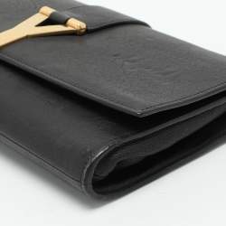 مملوكة مسبقًا Yves Saint Laurent Black Leather Y Line Clutch