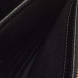 مملوكة مسبقًا محفظة قلاب سان لوران مونوغرام كبيرة جلد أسود ماتيلّاسيه كاساندرا