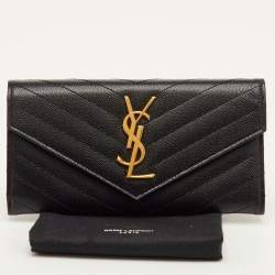 مملوكة مسبقًا محفظة قلاب سان لوران مونوغرام كبيرة جلد أسود ماتيلّاسيه كاساندرا