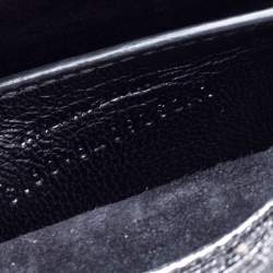 مملوكة مسبقًا  حقيبة كلتش سان لوران جلد مونوغرامي مزخرف فضي ميتاليك