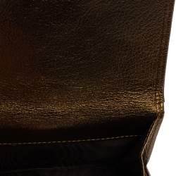 Pre Owned محفظة ايف سان لوران موس جلد ذهبي ميتاليك مضغوظة