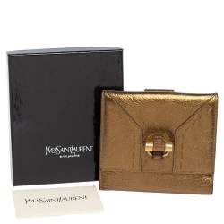 Pre Owned محفظة ايف سان لوران موس جلد ذهبي ميتاليك مضغوظة