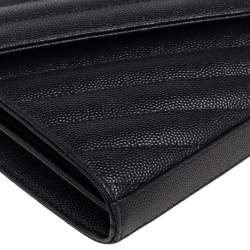مملوكة مسبقًا Saint Laurent Black Matelassé Leather Monogram Envelope Wallet on Chain