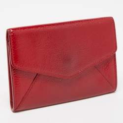 Pre Owned Yves Saint Laurent Red Patent Leather Belle De Jour Flap Compact Wallet