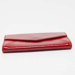Pre Owned Yves Saint Laurent Red Patent Leather Belle De Jour Flap Compact Wallet