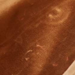 Pre Owned كلتش سان لوران باريس شيك جلد خضراء كبيرة