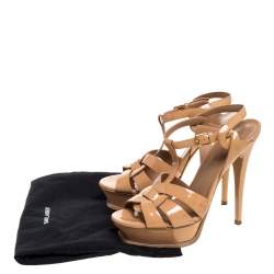 Pre Owned صندل سان لوران باريس نعل سميك تريبيوت جلد بيج لامع مقاس 38.5