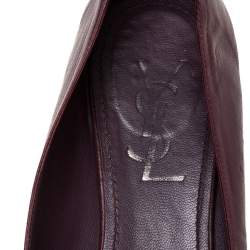 مملوكة مسبقًا حذاء فلات باليه إيف سان لوران مزخرف وردة جلد عنابي مقاس 39.5