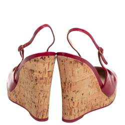 Pre Owned صندل إيف سان لوران فتحة كعب كعب روكى فيلين جلد لامع أحمر مقاس 37