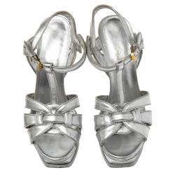 Pre Owned صندل ايف سان لوران تريبوت جلد فضي نعل سميك مقاس 37