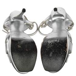 Pre Owned صندل ايف سان لوران تريبوت جلد فضي نعل سميك مقاس 37