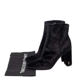 Pre Owned حذاء بوت كاحل سان لوران لولو قطيفة أسود مقاس 37