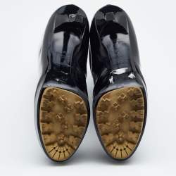 مملوكة مسبقًا حذاء بوت طول ركبة إيف سان لوران جلد لامع أسود مقاس 40