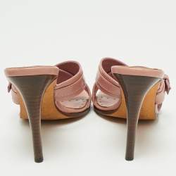 مملوكة مسبقًا Yves Saint Laurent Pink Leather Cross Strap Buckle Sandals Size 39