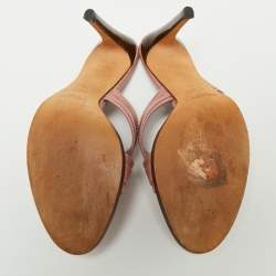 مملوكة مسبقًا Yves Saint Laurent Pink Leather Cross Strap Buckle Sandals Size 39