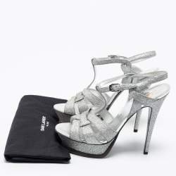 Pre Owned صندل سان لوران جلد فضي ميتاليك بنعل سميك وحزام كاحل مقاس 40